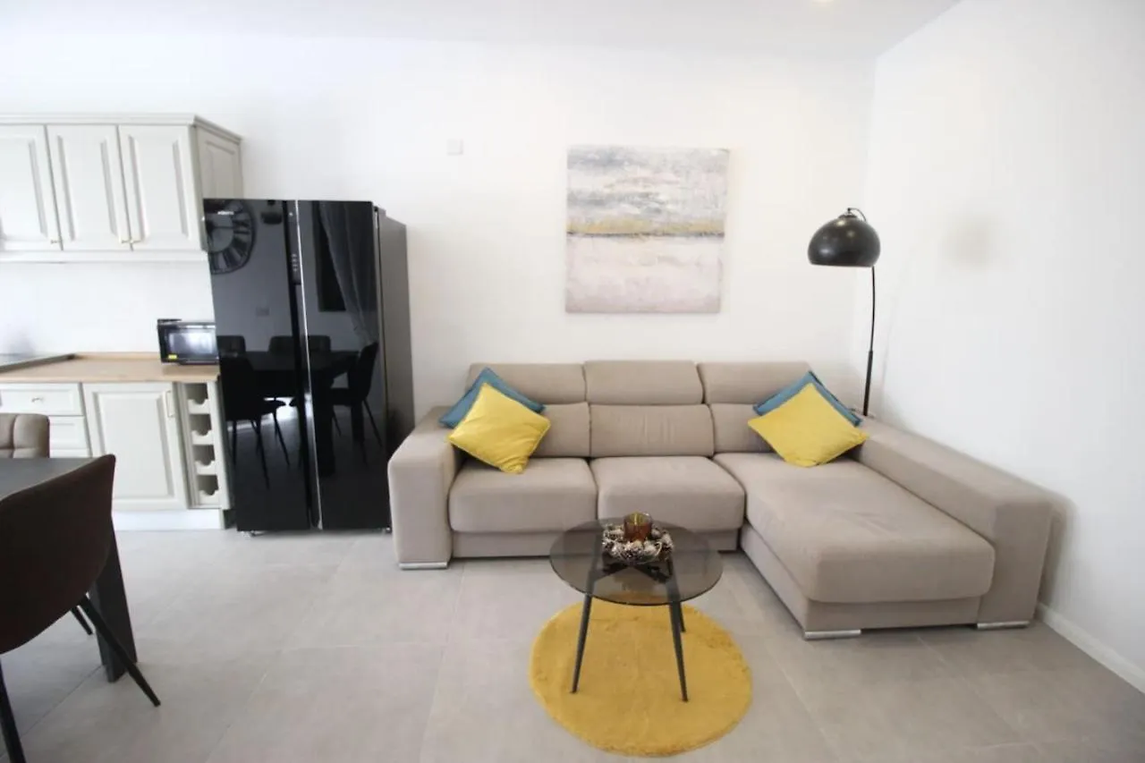 Gzira 3 Bedroom Apartment 0*,  مالطا