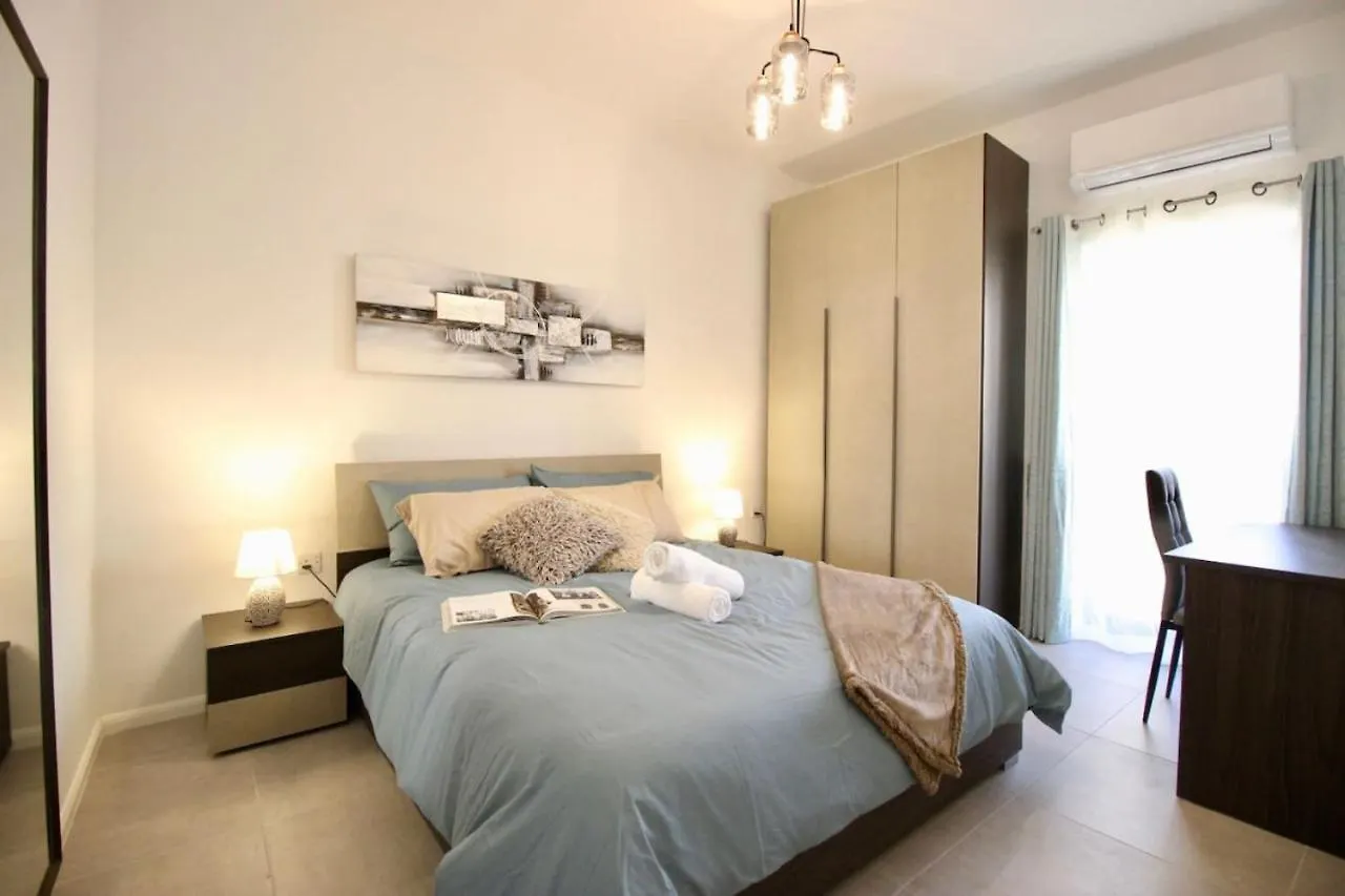 Gzira 3 Bedroom Apartment 0*,